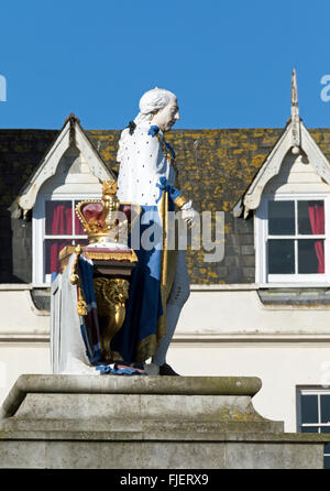 Statua di Re Giorgio III all'estremità meridionale di Weymouth's Esplanade Foto Stock