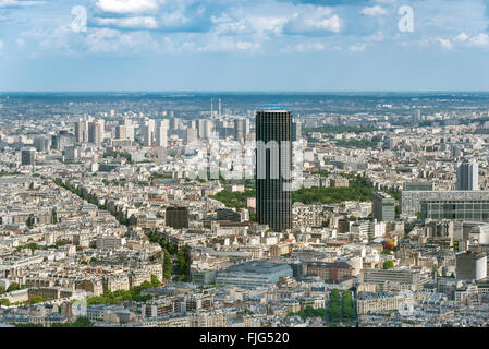 Cityscape, vista dalla Torre Eiffel a Tour Montparnasse, Parigi, Île-de-France, Francia Foto Stock