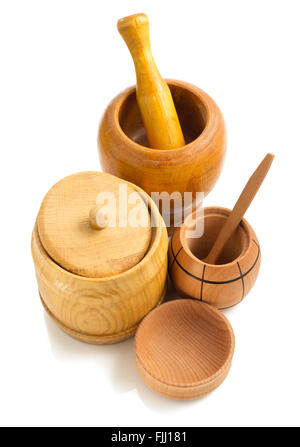 Oggetti per il servizio da tavola in legno isolato su sfondo bianco Foto Stock