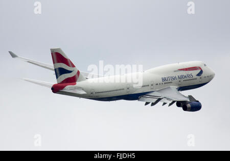 Boeing 747 British Airways Airlines in partenza a LHR London Heathrow Airport Foto Stock
