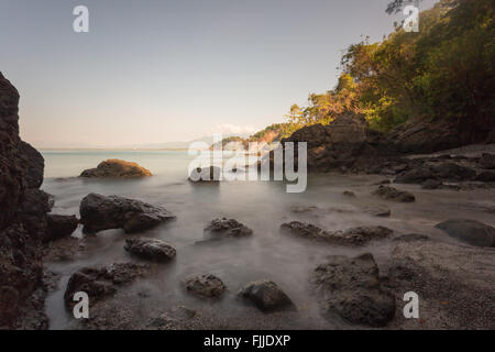 Bellissimo paesaggio beach - Playa Biesanz in Costa Rica Foto Stock