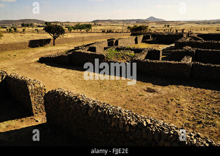 Rovine di Dungur, conosciuto localmente come il Palazzo della Regina di Saba ad Axum (o Aksum), Tigray, Etiopia Foto Stock