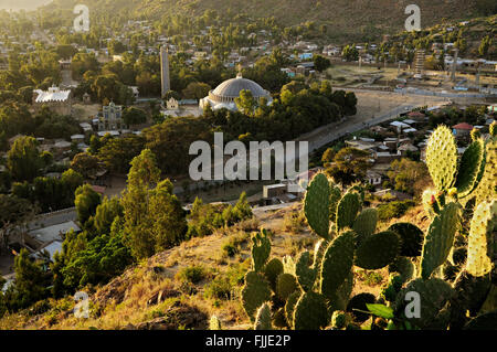 Nuove e vecchie chiese di Nostra Signora di Sion e la cappella dell'arca dell'Alleanza in Axum (o Aksum), Etiopia Foto Stock