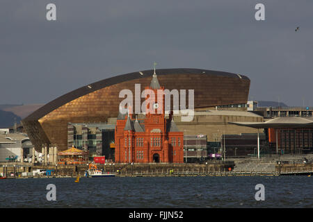 Pier Head Building e il Gallese Millenium Center, WMC e Parlamento gallese di edifici o Senedd la Baia di Cardiff Wales UK Foto Stock