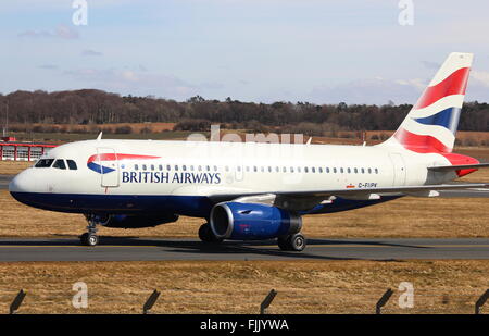 G-EUPK, un British Airways Airbus A319-131, taxi a Prestwick International Airport in Ayrshire. Foto Stock