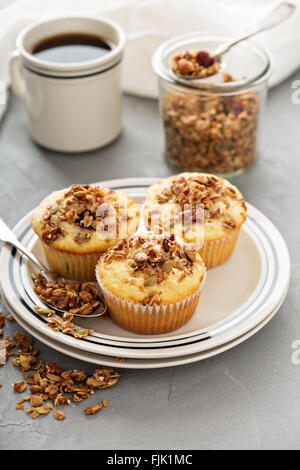 Muesli fatti in casa muffin per la prima colazione Foto Stock