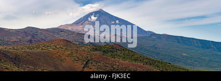 Vista panoramica di El vulcano Teide e Parque Nacional dal Mirador de La Tarta, Tenerife Foto Stock