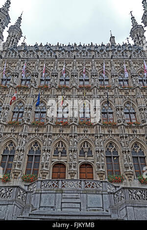 Municipio gotico sul Grote Markt di Leuven, Brabante Fiammingo, Belgio. Foto Stock