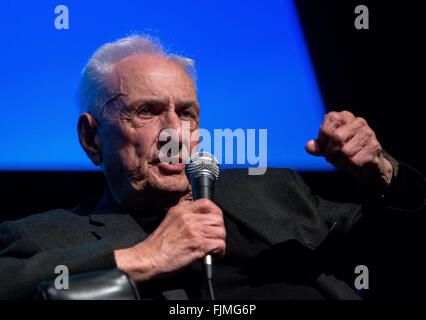 Architetto Frank Gehry assiste a Los Angeles gli affari del mondo Consiglio Evento speciale in occasione di una grande retrospettiva del suo lavoro attualmente sul display al Los Angeles County Museum of Art (LACMA) a Los Angeles, Stati Uniti d'America, il 02 marzo 2016. Foto: Hubert Boesl - nessun filo SERVICE - Foto Stock