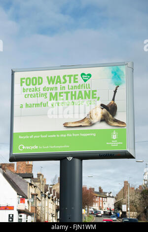 Consiglio rifiuti alimentari segno a Brackley, Northamptonshire, Inghilterra Foto Stock