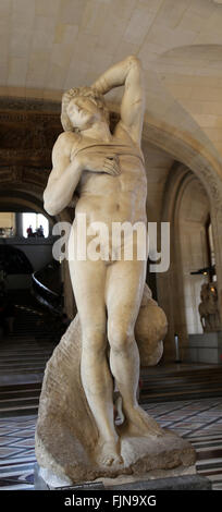 Schiavo Morente. Scultura di Rinascimento italiano Michelangelo. 1513-1516. Tomba di Papa II. Marbre. Il museo del Louvre. Parigi. Francia Foto Stock