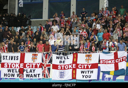 Kiev, Ucraina - 15 Settembre 2011: FC Stoke City sostenitori mostrano il loro sostegno durante la UEFA Europa League contro FC Dynamo Kyiv il 15 settembre 2011 a Kiev, Ucraina Foto Stock