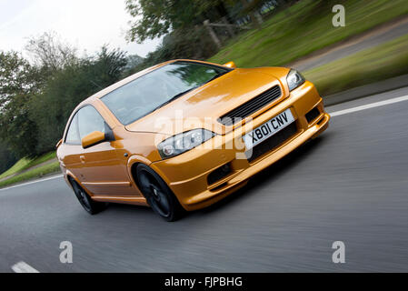 Modificato 2001 Vauxhall Astra tuner auto Foto Stock