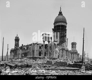 Municipio rovine dopo il terremoto di San Francisco, California, USA, circa 1906 Foto Stock