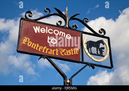 Benvenuti al Castello di Pontefract segno Pontefract West Yorkshire Inghilterra Foto Stock