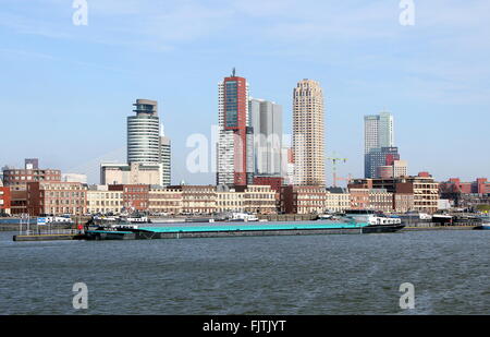 Kop van Zuid penisola, Rotterdam, Paesi Bassi. Skyline con World Port Center, Montevideo, De Rotterdam, New Orleans grattacielo Foto Stock