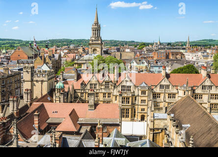 Vista della città sullo skyline medievale di Oxford, Inghilterra