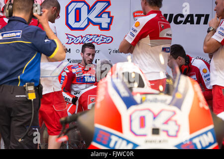 Doha in Qatar. 3 Marzo, 2016. Ducati GP Team e Andrea Dovizioso durante il secondo giorno della finale di test pre-stagione per il 2016 FIM del Campionato del Mondo di MotoGP a Losail International Credit: Tom Morgan/Alamy Live News Foto Stock