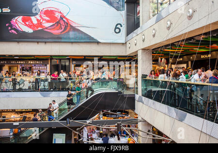 San Anton mercato. Quartiere Chueca. Madrid, Spagna Foto Stock