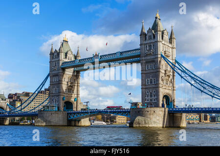Il Tower Bridge di Londra, Inghilterra, Regno Unito Foto Stock