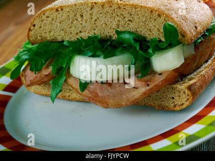 Coupe Coupe - Hickory fianco affumicato steak sandwich .cucina africana Foto Stock