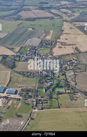 Una veduta aerea del villaggio di Tunstall e la circostante campagna del Suffolk Foto Stock