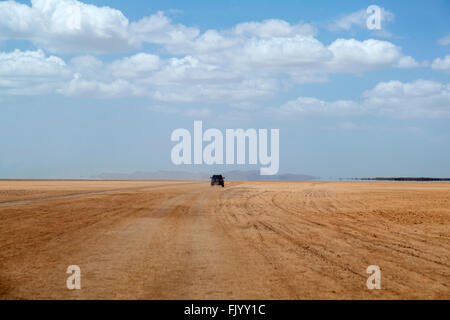 Viaggiare in un 4x4 Toyota in tutta la regione del deserto in La Guajira, nel nord della Colombia Foto Stock