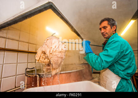Italia Liguria Genova Tripperia La Casana - vico Casana - Antica Tripperia in centro storico - Preparazione della trippa Foto Stock