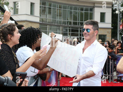 Pasadena, CA, Stati Uniti d'America. 3 Mar, 2016. 14 Febbraio - Pasadena, California - Simon Cowell. NBC's ''America's Got Talent'' stagione 11 detenuti Kickoff di Pasadena Civic Auditorium. Photo credit: Sammi/AdMedia © Sammi/AdMedia/ZUMA filo/Alamy Live News Foto Stock