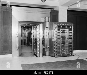 25-ton porta, Cassaforte Vault, vecchia colonia Trust Company, Boston, Massachusetts, USA, circa 1915 Foto Stock