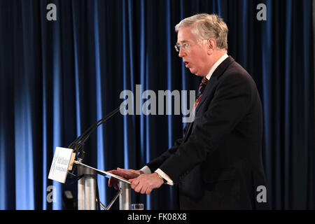 Edimburgo, Scozia, Regno Unito. 4 Marzo, 2016. Regno Unito il Segretario della Difesa Michael Fallon risolve il Partito conservatore scozzese, conferenza Credito: Ken Jack / Alamy Live News Foto Stock