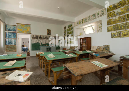 Griechenland, Kreta, Makrigialos, Das kleine Volkskundemuseum im Bergdorf Pefki, Schulzimmer Foto Stock