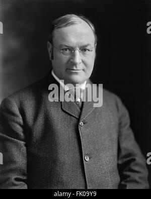 James S. Sherman, U.S. Vice Presidente sotto il presidente William Howard Taft 1909-1913, Half-Length ritratto, 1910 Foto Stock