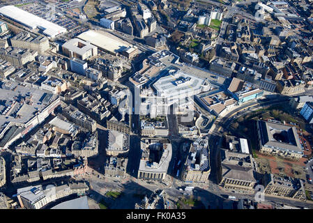Bradford Town Center, West Yorkshire, nell'Inghilterra del Nord, che mostra il nuovo centro commerciale Broadway Foto Stock