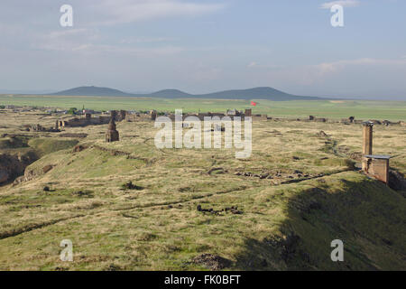 Ani, rovina della città visto dalla cittadella, con Manuchihr moschea, , Turchia Foto Stock