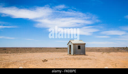 Casa vuota in corrispondenza della periferia di Marree, Sud Australia Foto Stock