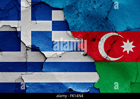 Bandiere di Grecia e la Repubblica di Azerbaigian dipinta sulla parete incrinato Foto Stock