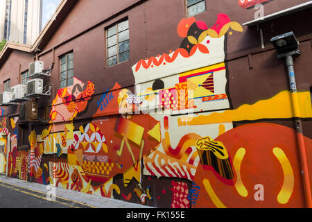 Singapore, 23 Feb 2016: opere d'arte interessanti murales lungo la strada di Bugis. Foto Stock