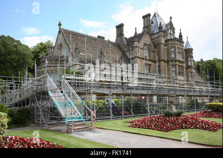 Casa Tyntesfield durante i lavori di restaurazione. Il National Trust di proprietà maestosa casa vicino a Bristol in primo piano nella serie ITV Dr Thorne Foto Stock