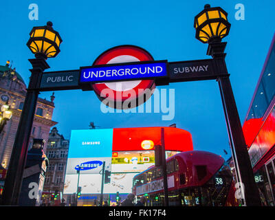 La metropolitana di Piccadilly Station Foto Stock