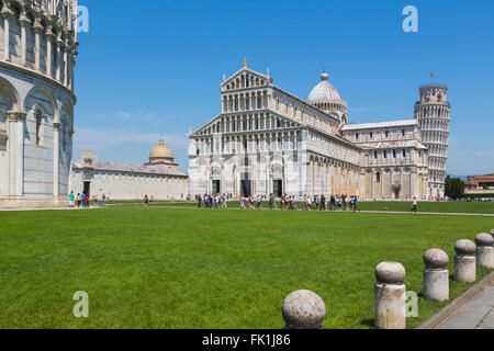 Pisa, Provincia di Pisa, Toscana, Italia. Il Campo dei Miracoli, o Campo dei Miracoli. Conosciuta anche come la Piazza del Duomo. Foto Stock