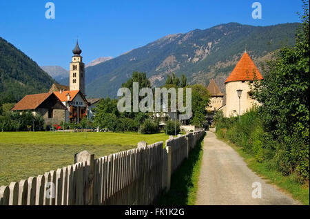 Die Stadt Glorenza in Alto Adige - la città di Glorenza in Alto Adige Foto Stock