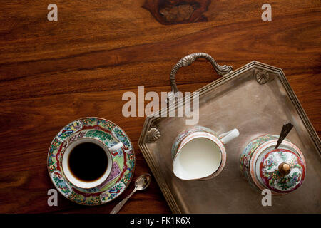 Tazza di caffè sul tavolo in legno Foto Stock