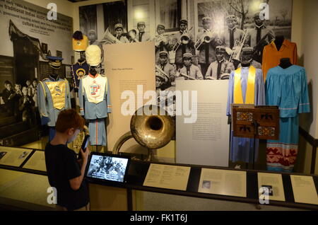 Sentito il Museo delle Culture indigene e visitatori d'arte Foto Stock