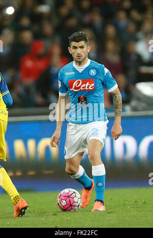 Napoli, Italia. 05 Mar, 2016. Hysaj durante il campionato italiano di una partita di calcio,tra SSC Napoli e Chievo Verona alla stadio San Paolo di Napoli Italia , 06 marzo 2016 Napoli ha vinto 3 - 1 Credito: agnfoto/Alamy Live News Foto Stock