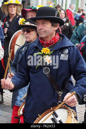 Redruth, Cornwall, Regno Unito. 05 Mar, 2016. Celebrazione di San Piran's Day in Redruth Cornwall (SAT). Il santo patrono della Cornovaglia è onorato con sfilate in città in tutta la contea. Credito: Dorset Media Service/Alamy Live News Foto Stock