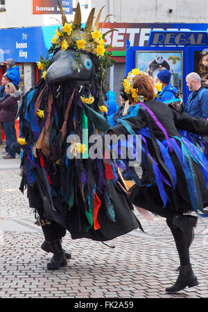 Redruth, Cornwall, Regno Unito. 05 Mar, 2016. Celebrazione di San Piran's Day in Redruth Cornwall (SAT). Il santo patrono della Cornovaglia è onorato con sfilate in città in tutta la contea. Credito: Dorset Media Service/Alamy Live News Foto Stock