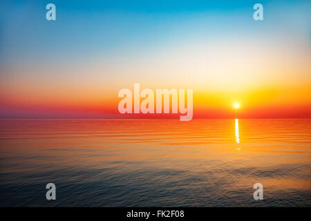 Mar baltico - la mattina presto tramonto sul mare. Foto Stock
