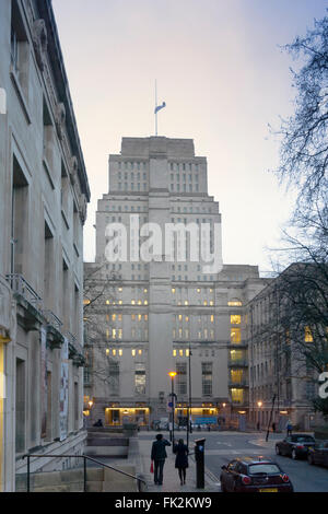 L'Art Deco Senate House edificio, sede amministrativa dell'Università di Londra e la fonte di ispirazione per Orwell il Ministero della verità nel 1984 Foto Stock