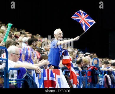 Barclaycard Arena, Birmingham, Regno Unito. 06 Mar, 2016. Davis Cup Tennis World Group Primo Round. Gran Bretagna contro il Giappone. I tifosi britannici mostrano il loro supporto prima di questo pomeriggio di gioco. Credito: Azione Sport Plus/Alamy Live News Foto Stock